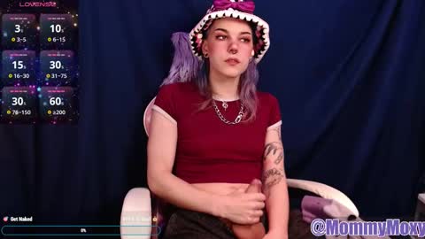 Snapshot of moxynverve chatting on 02/16/25, 06:43 Moxy online show from 02/16/25, 06:43