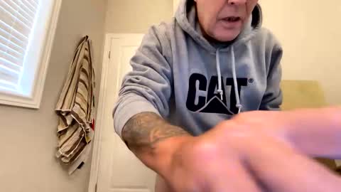 Snapshot of mpleaf chatting on 10/28/25, 04:20 Urethra Lover online show from 10/28/25, 04:20