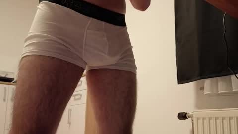 Snapshot of mr10069 chatting on 12/16/25, 12:10 mr10069 online show from 12/16/25, 12:10