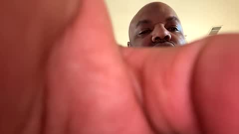 Snapshot of mr6ray chatting on 12/14/24, 06:52 mr6ray online show from 12/14/24, 06:52