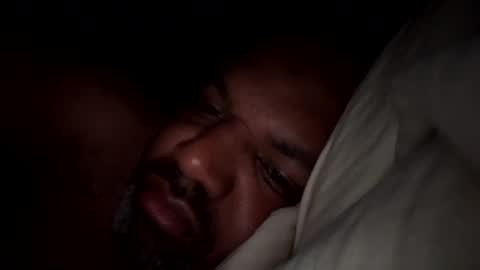 Snapshot of mr6ray chatting on 12/19/24, 05:51 mr6ray online show from 12/19/24, 05:51