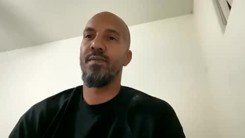 Snapshot of mr___good chatting on 02/24/25, 02:51 Mr. Good and Ms. Plenty online show from 02/24/25, 02:51