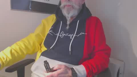 Snapshot of mr_boombastic2021 chatting on 12/27/24, 10:23 mr_boombastic2021 online show from 12/27/24, 10:23