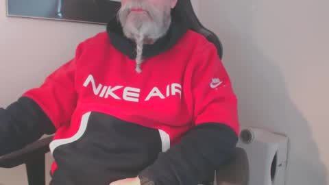 Snapshot of mr_boombastic2021 chatting on 02/15/25, 10:44 mr_boombastic2021 online show from 02/15/25, 10:44