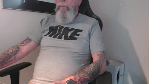 Snapshot of mr_boombastic2021 chatting on 09/20/25, 09:21 mr_boombastic2021 online show from 09/20/25, 09:21