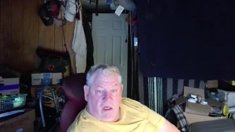 mr_canoe_licker_69 online show from 12/02/24, 12:51