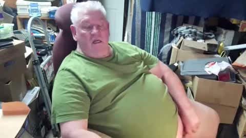 mr_canoe_licker_69 online show from 12/05/24, 09:50