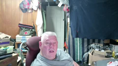 mr_canoe_licker_69 online show from 12/06/24, 03:44