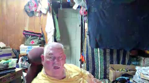 mr_canoe_licker_69 online show from 12/08/24, 01:14