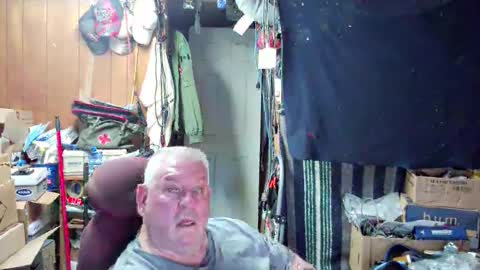 mr_canoe_licker_69 online show from 12/13/24, 08:37