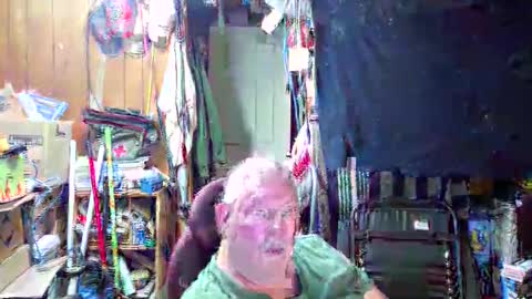 mr_canoe_licker_69 online show from 12/23/24, 07:52