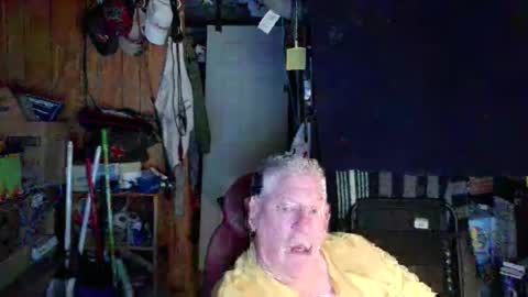 mr_canoe_licker_69 online show from 12/24/24, 05:13