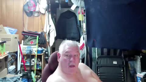 mr_canoe_licker_69 online show from 12/31/24, 12:25