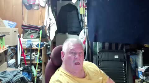 mr_canoe_licker_69 online show from 12/31/24, 08:34