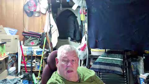 mr_canoe_licker_69 online show from 01/02/25, 08:35