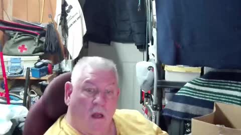 mr_canoe_licker_69 online show from 01/10/25, 07:21