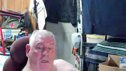 mr_canoe_licker_69 online show from 01/11/25, 07:38