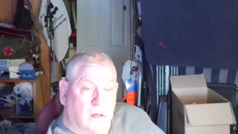 mr_canoe_licker_69 online show from 02/09/25, 07:30