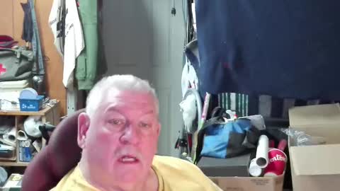 mr_canoe_licker_69 online show from 02/23/25, 12:48