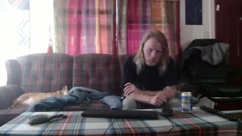 Snapshot of mr_happy12 chatting on 10/01/25, 09:32 mr_happy12 online show from 10/01/25, 09:32