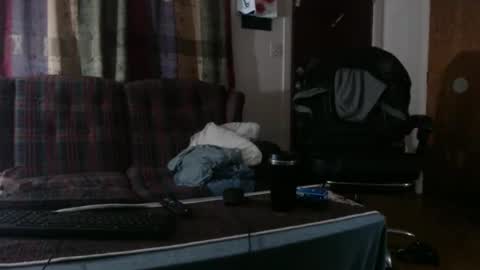 Snapshot of mr_happy12 chatting on 10/28/25, 03:21 mr_happy12 online show from 10/28/25, 03:21