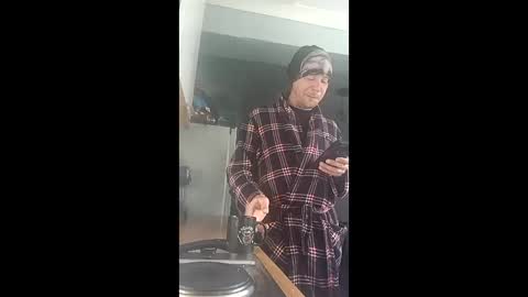 mr_i_ online show from 12/19/25, 11:06