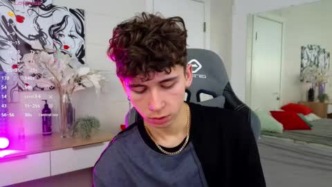 Snapshot of mr_lucky_guy chatting on 02/04/25, 06:57 Kris online show from 02/04/25, 06:57