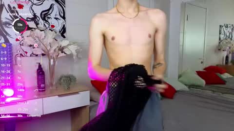 Snapshot of mr_lucky_guy chatting on 02/04/25, 06:38 Kris online show from 02/04/25, 06:38