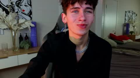 Snapshot of mr_lucky_guy chatting on 02/09/25, 07:52 Kris online show from 02/09/25, 07:52