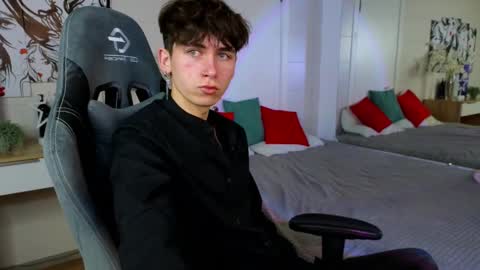 Snapshot of mr_lucky_guy chatting on 02/13/25, 07:42 Kris online show from 02/13/25, 07:42