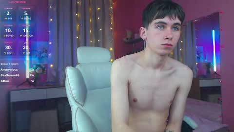 Snapshot of mr_lucky_guy chatting on 03/05/25, 12:05 Kris online show from 03/05/25, 12:05