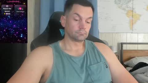 Snapshot of mr_mac69 chatting on 12/27/24, 06:53 Cam online show from 12/27/24, 06:53