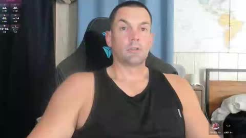Snapshot of mr_mac69 chatting on 09/18/25, 01:18 Cam online show from 09/18/25, 01:18
