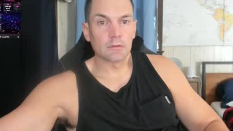 Snapshot of mr_mac69 chatting on 10/13/25, 05:02 Cam online show from 10/13/25, 05:02