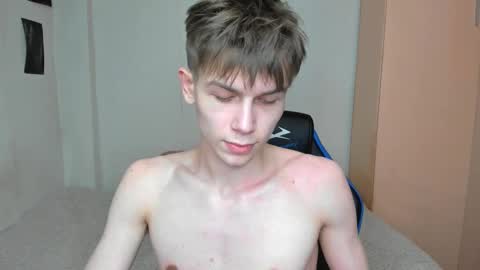 Snapshot of mr_makentoshi chatting on 02/12/25, 06:51 Makentoshi online show from 02/12/25, 06:51