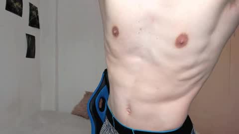 Snapshot of mr_makentoshi chatting on 03/08/25, 06:21 Makentoshi online show from 03/08/25, 06:21