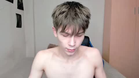 Snapshot of mr_makentoshi chatting on 03/11/25, 07:15 Makentoshi online show from 03/11/25, 07:15