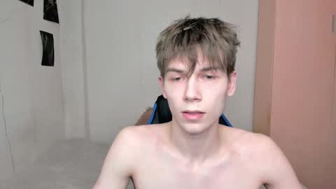 Snapshot of mr_makentoshi chatting on 03/12/25, 09:02 Makentoshi online show from 03/12/25, 09:02