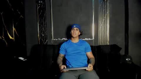 mr_maximo online show from 12/21/25, 03:57