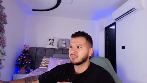 Snapshot of mr_mikee_ chatting on 01/08/26, 03:09 MIKEE online show from 01/08/26, 03:09