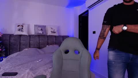 Snapshot of mr_mikee_ chatting on 01/11/26, 03:11 MIKEE online show from 01/11/26, 03:11