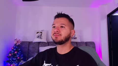 Snapshot of mr_mikee_ chatting on 01/14/26, 03:01 MIKEE online show from 01/14/26, 03:01