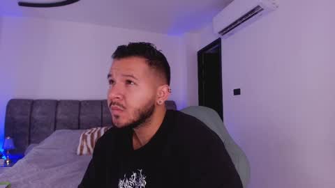 Snapshot of mr_mikee_ chatting on 02/08/26, 03:10 MIKEE online show from 02/08/26, 03:10