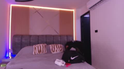 Snapshot of mr_mikee_ chatting on 02/17/26, 03:03 MIKEE online show from 02/17/26, 03:03