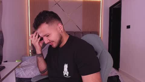 Snapshot of mr_mikee_ chatting on 02/19/26, 03:02 MIKEE online show from 02/19/26, 03:02