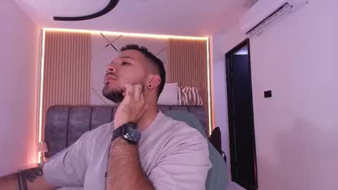 Snapshot of mr_mikee_ chatting on 02/26/26, 03:05 MIKEE online show from 02/26/26, 03:05