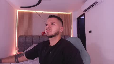 Snapshot of mr_mikee_ chatting on 02/27/26, 03:06 MIKEE online show from 02/27/26, 03:06