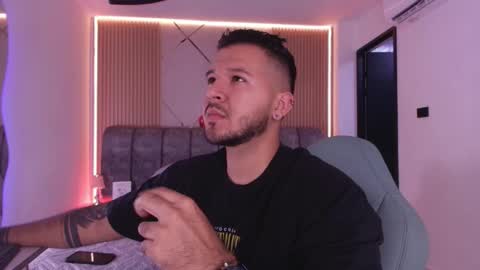 Snapshot of mr_mikee_ chatting on 03/03/26, 03:01 MIKEE online show from 03/03/26, 03:01