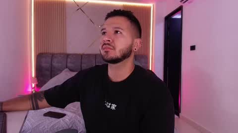 MIKEE online show from 03/25/26, 03:01