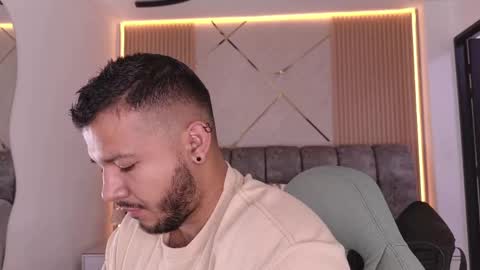 MIKEE online show from 05/29/26, 03:15